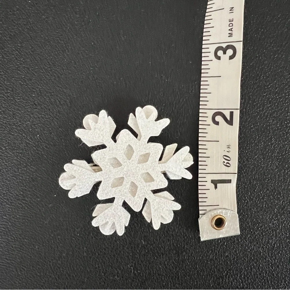 NWT White Snowflake barrette